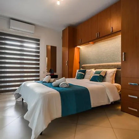 Lejlighed Stylish 3br - Sleeps 6 - 10 Minutes Walk To Malta International Airport Luqa