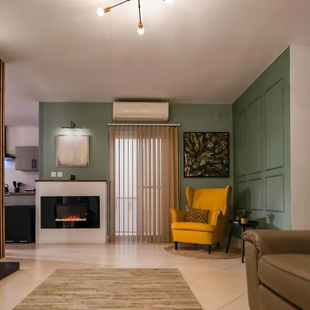 Stylish 3br - Sleeps 6 - 10 Minutes Walk To Malta International Airport