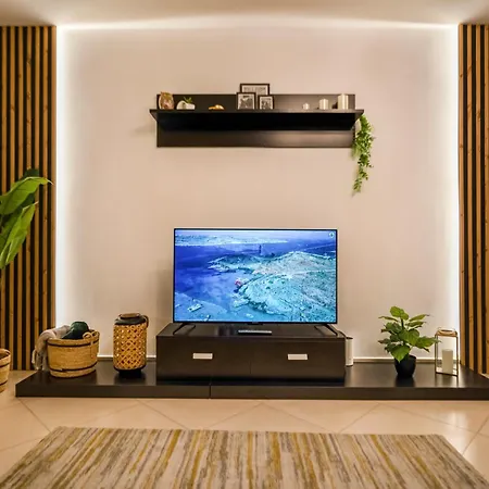 Lejlighed Stylish 3br - Sleeps 6 - 10 Minutes Walk To Malta International Airport